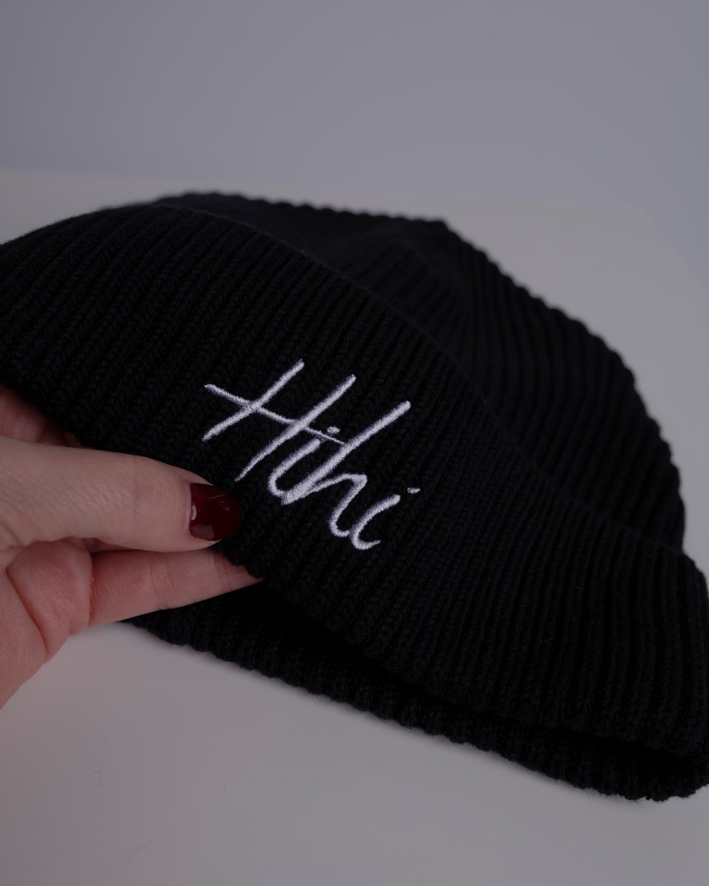 Čepice Hihi psací výšivka